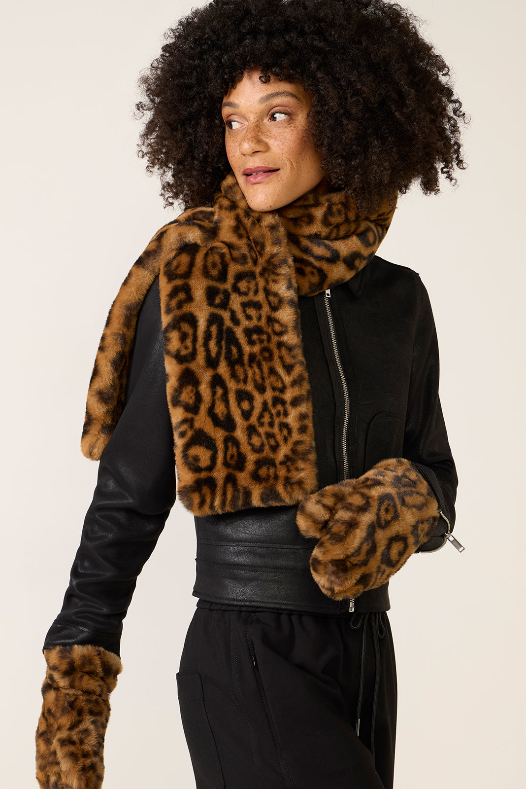 Coco Leopard Gloves